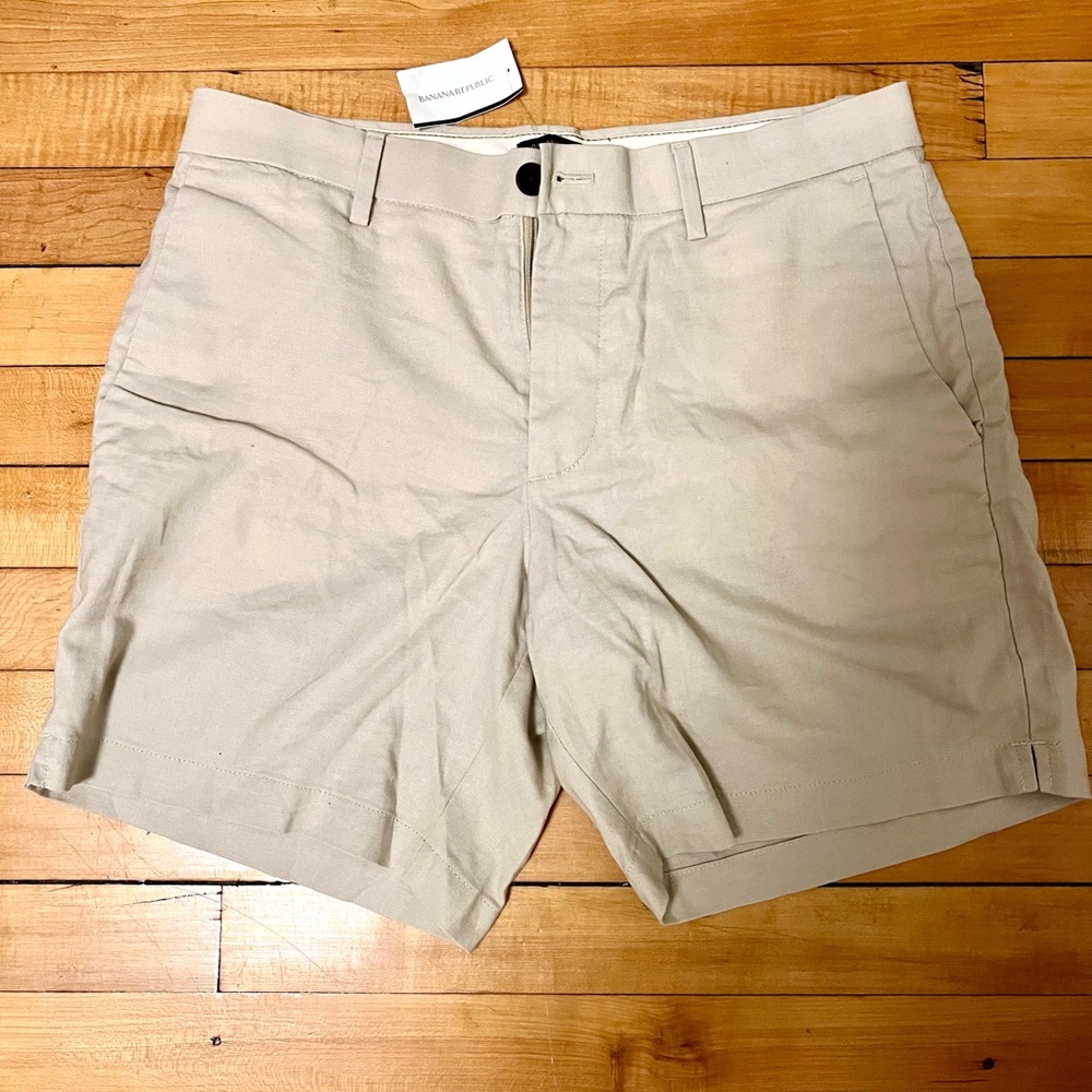 Banana Republic 7 inch Core Temp Shorts - Natural Stone